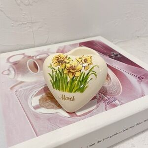 Vintage March Themed Daffodil Heart Shaped Ceramic Trinket Box Gift